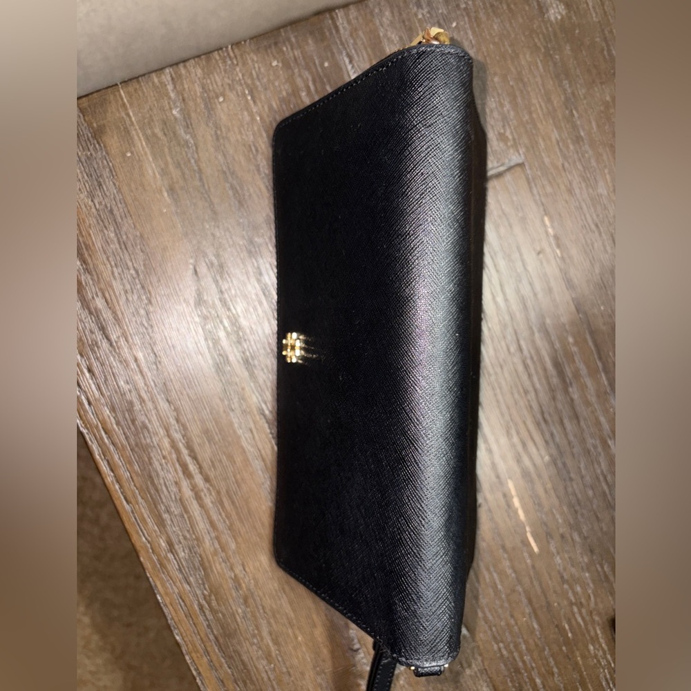 Tory Burch Black Leather Large Wristlet with Gold tone hardware EUC
Make a Offer - Picture 5 of 11